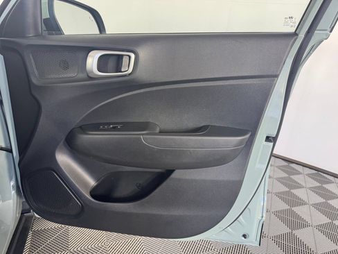 Used 2025 Hyundai Venue SEL FWD image 32