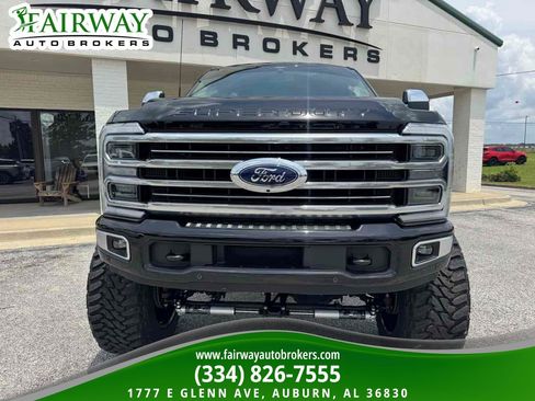 Used 2025 Ford F250 Platinum w/ Platinum Plus Package AWD/4WD image 3