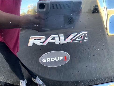 Used 2018 Toyota RAV4 XLE AWD/4WD image 33