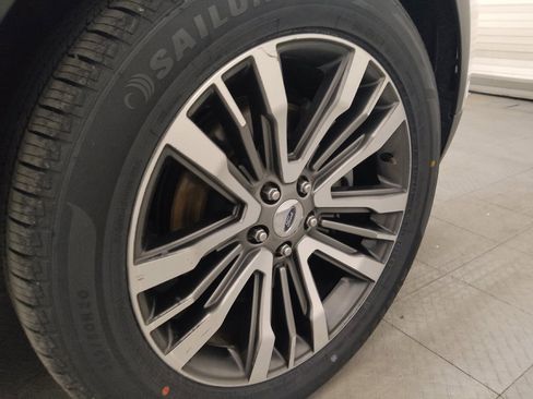 Used 2017 Ford Explorer Platinum AWD/4WD image 31