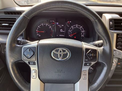 Used 2024 Toyota 4Runner SR5 Premium image 30