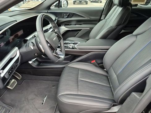 Used 2026 Cadillac Lyriq V AWD/4WD image 12