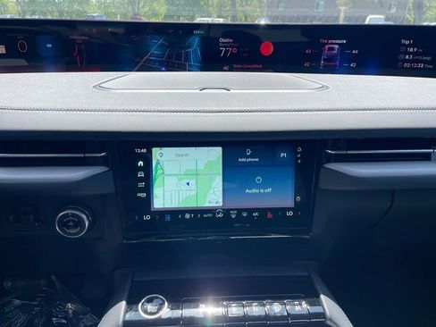 New 2026 Lincoln Navigator Reserve w/ Jet Appearance Package AWD/4WD image 9