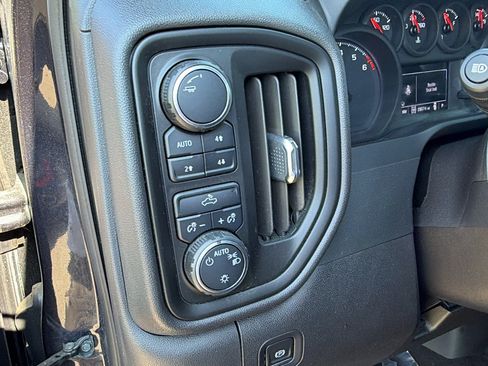 Used 2024 Chevrolet Silverado 1500 Custom Trail Boss w/ LPO, Dark Essentials Package AWD/4WD image 24