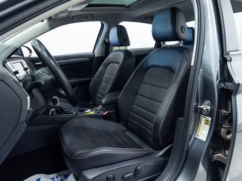 Used 2024 Volkswagen Jetta SE image 23