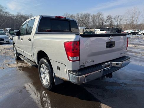 Used 2015 Nissan Titan SV image 3