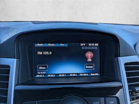 Used 2016 Chevrolet Cruze LT w/ Technology Package image 17