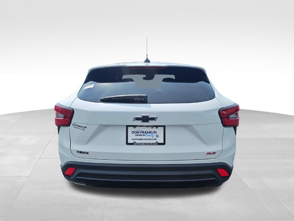 Used 2025 Chevrolet Trax RS w/ Driver Confidence Package FWD image 5