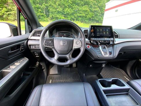 Used 2024 Honda Odyssey Sport image 5