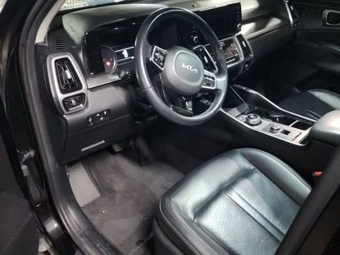 Certified 2023 Kia Sorento EX w/ Panoramic Sunroof Package image 6