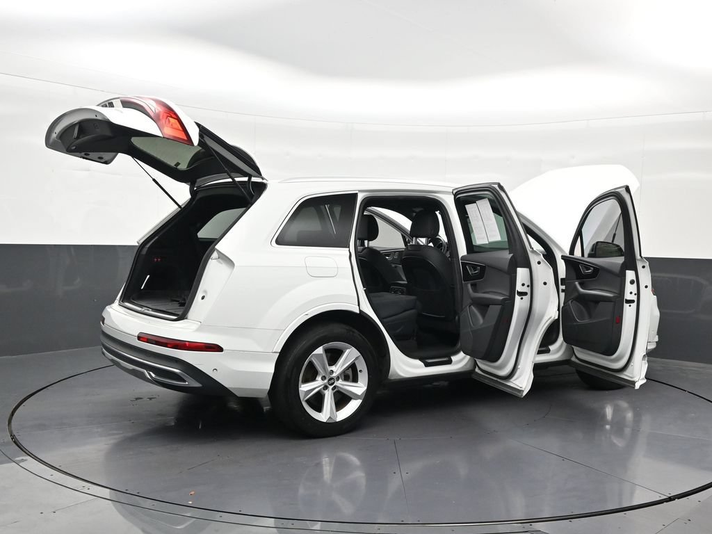 Used 2021 Audi Q7 2.0T Premium w/ Convenience Package AWD/4WD image 32