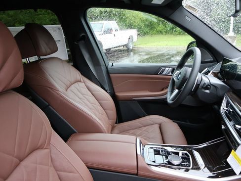 New 2026 BMW X5 xDrive40i AWD/4WD image 8