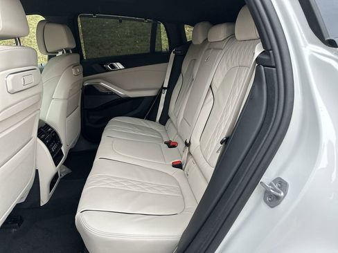 New 2026 BMW X6 xDrive40i w/ Executive Package image 24