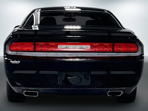 Used 2014 Dodge Challenger R/T RWD image 6