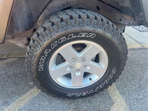 Used 2000 Jeep Wrangler Sport image 5