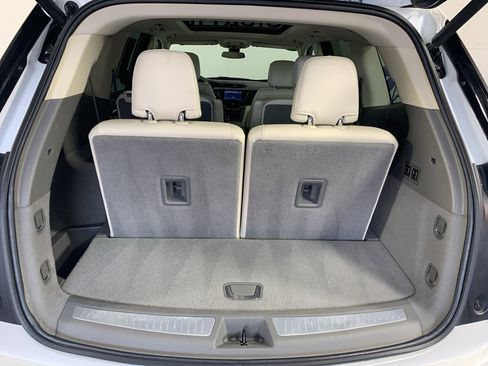 Used 2023 Cadillac XT6 Premium Luxury FWD image 36