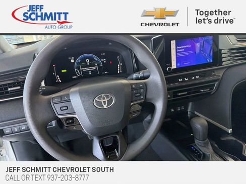 Used 2025 Toyota Camry LE image 17