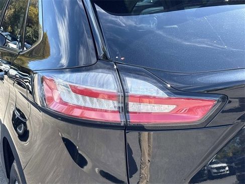 Certified 2024 Ford Edge SEL w/ Convenience Package image 11