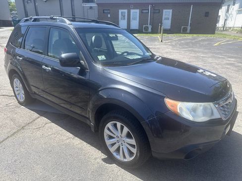 Used 2011 Subaru Forester 2.5X Premium AWD/4WD image 1
