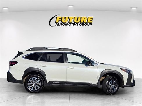 Used 2023 Subaru Outback Premium image 4