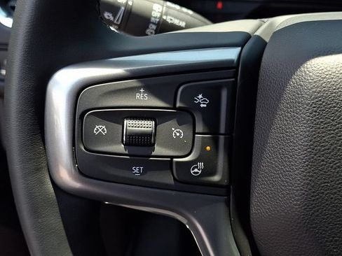 Used 2024 Chevrolet Tahoe Premier AWD/4WD image 17