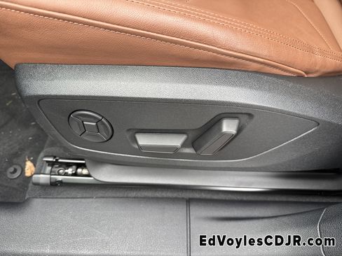 Used 2020 Audi Q3 2.0T Prestige image 12