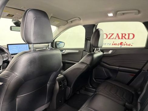 Used 2024 Ford Escape Platinum w/ Premium Technology Package AWD/4WD image 28