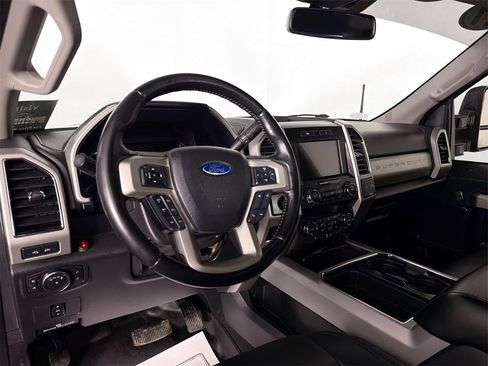 Used 2021 Ford F250 Lariat image 9