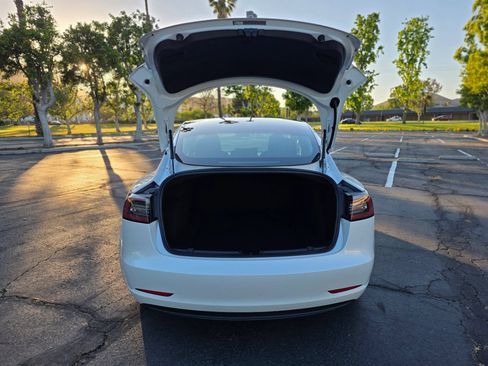Used 2019 Tesla Model 3 Mid Range RWD image 10