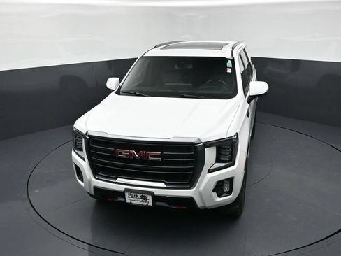 Used 2021 GMC Yukon AT4 w/ AT4 Premium Plus Package AWD/4WD image 17