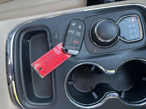 Used 2016 Dodge Durango Limited w/ Nav & Power Liftgate Group image 29