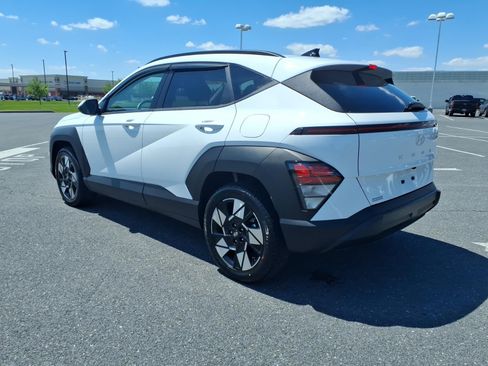 Used 2024 Hyundai Kona SEL w/ Convenience Package FWD image 6