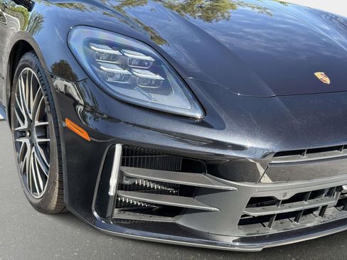 Used 2024 Porsche Panamera image 9