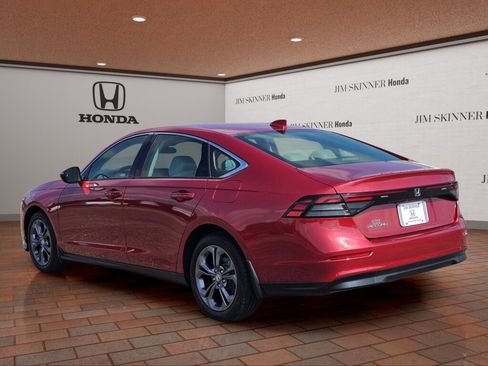 Used 2023 Honda Accord EX image 11