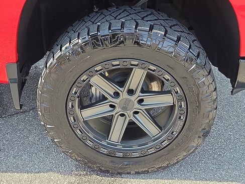 Used 2024 Chevrolet Silverado 1500 LT Trail Boss w/ LT Trail Boss Premium Package AWD/4WD image 7