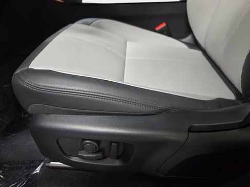 Used 2025 Land Rover Range Rover Velar Dynamic SE image 28