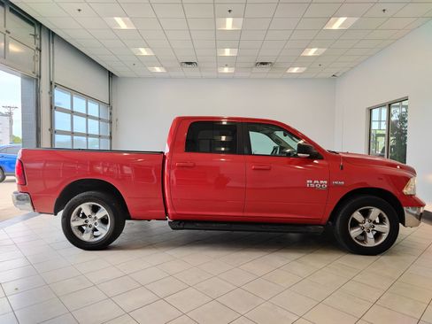 Used 2019 RAM 1500 Big Horn AWD/4WD image 2