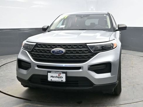 Used 2021 Ford Explorer 4WD image 2