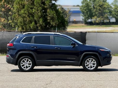 Used 2016 Jeep Cherokee Latitude AWD/4WD image 7