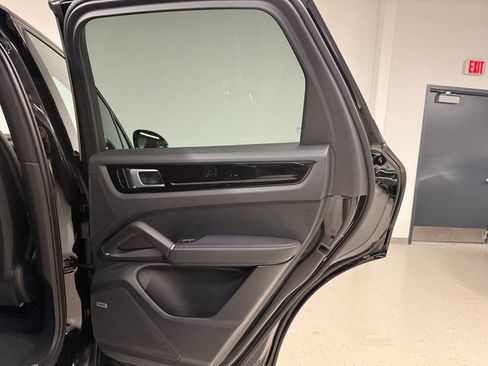 Certified 2019 Porsche Cayenne AWD/4WD image 34