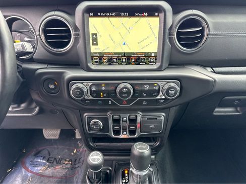 Certified 2022 Jeep Wrangler Unlimited Sahara w/ Cold Weather Group image 22