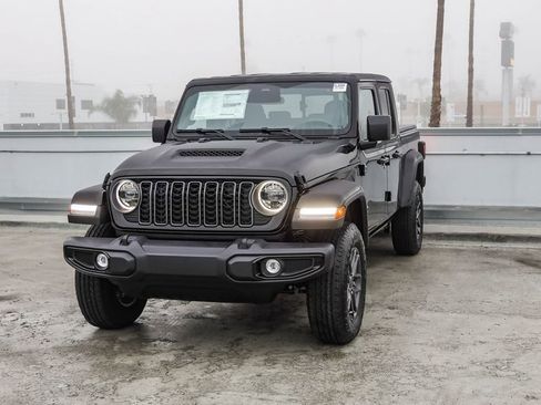 New 2026 Jeep Gladiator Sport AWD/4WD image 4