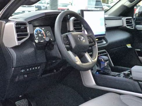 Used 2025 Toyota Tundra Limited image 9