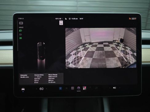 Used 2022 Tesla Model Y Long Range AWD/4WD image 27