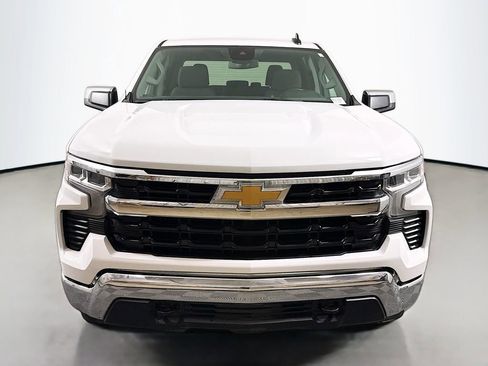 Used 2025 Chevrolet Silverado 1500 LT image 2