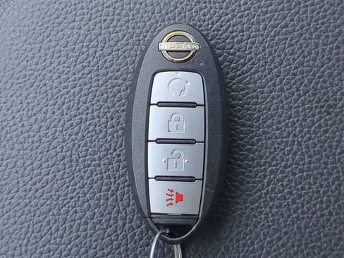 Used 2024 Nissan Titan SV w/ SV Convenience Package AWD/4WD image 35