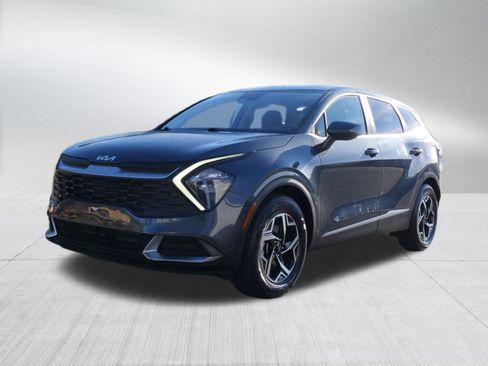 Used 2023 Kia Sportage LX image 7