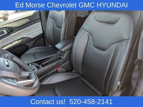 Used 2025 Jeep Compass Limited AWD/4WD image 9