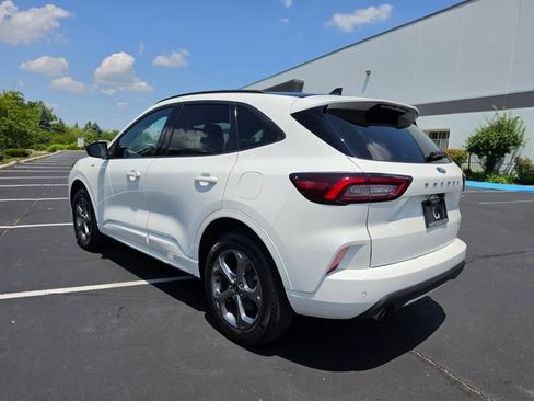 Used 2024 Ford Escape ST-Line w/ Tech Pack #1 AWD/4WD image 9