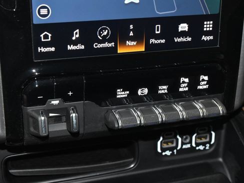 Used 2024 RAM 2500 Limited AWD/4WD image 13